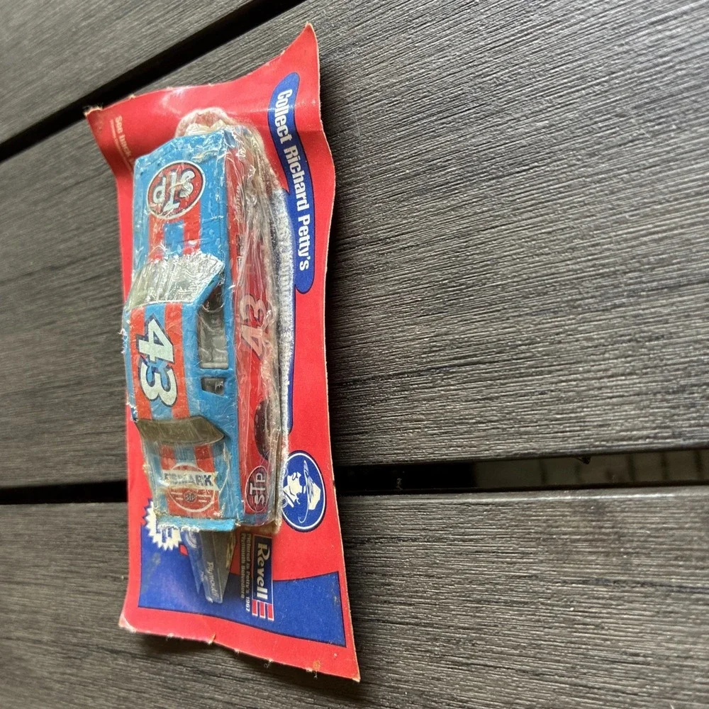 Richard Petty‎ #43 '67 Plymouth Belvedere WISK Detergent Promo Car Diecast 1:64